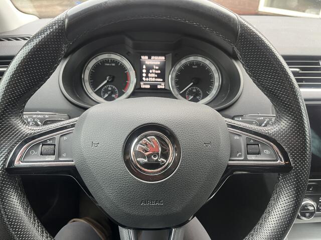 Skoda OCTAVIA Combi 1.0 TSI Greentech Ambition Business AUTOMAAT TREKHAAK STOELVERWARMING CARPLAY