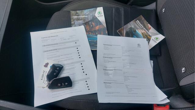 Skoda OCTAVIA Combi 1.0 TSI Business Edition CLIMA/NAVI/LED BJ 2021