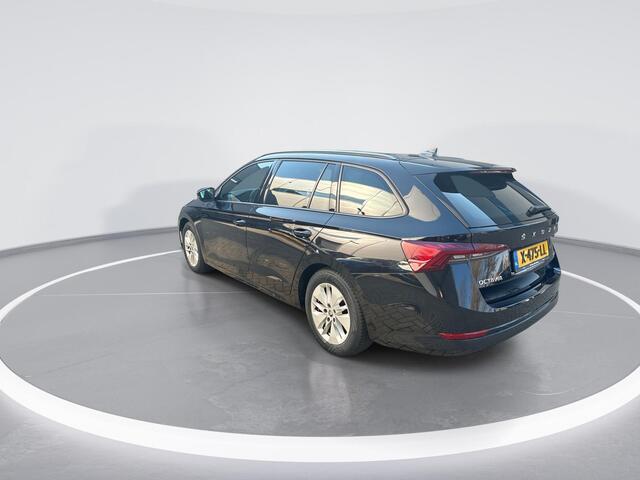 Skoda OCTAVIA Combi 1.0 e-TSI 110pk DSG Business Edition · Apple/Android Car Play · Navigatie · Inklap. Trekhaak · P-Sensoren · 16'' Inch · Garantie t/m 02-01-2028 of 100.000km
