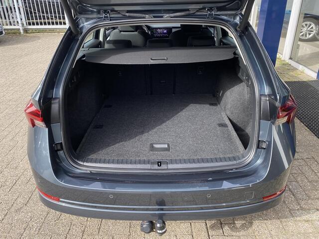 Skoda OCTAVIA Combi 1.0 e-TSI Ambition / Automaat / Adaptieve Cruise-Control / Head-Up Display / Stuur-/Stoelverwarming / Trekhaak / LED / Keyless / Elektr.-Achterklep / Draadloze-Telefoonlader / Apple-Carplay & Android-Auto / Climate-Control / DAB Radio-Bluetooth / Na