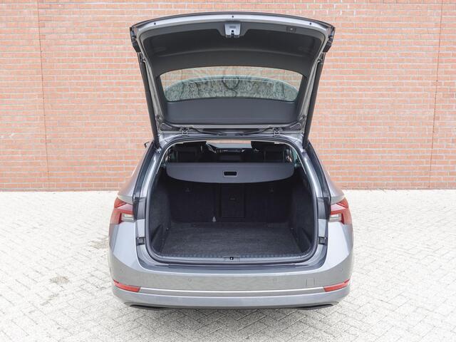 Skoda OCTAVIA Combi 1.0 TSI 110pk Business Edition Plus | Navigatie | Apple Carplay/Android Auto | Camera | Parkeersensoren | Elektrische achterklep | Blind Spot Assist | Adaptive Cruise Control | Virtual Cockpit | Stoelverwarming | Ledverlichting | Sfeerverlichting |