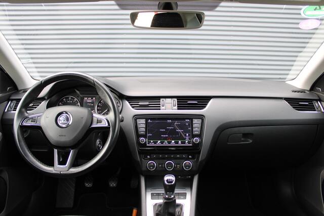 Skoda OCTAVIA 1.4 TSI Greentech Style Business Trekhaak Xenon CarPlay Canton