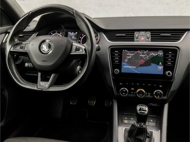 Skoda OCTAVIA 2.0 TSI VRS 230Pk (APPLE CARPLAY, GROOT NAVI, KUIPSTOELEN, STOELVERWARMING, CAMERA, ADAPTIVE CRUISE, TREKHAAK, GETINT GLAS, KEYLESS, ALCANTARA, NIEUWSTAAT)