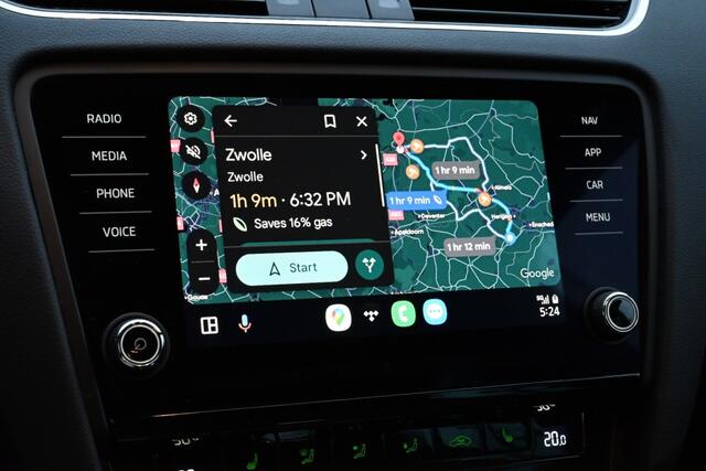 Skoda OCTAVIA Combi 1.5 Sport Business DSG CarPlay Cruise