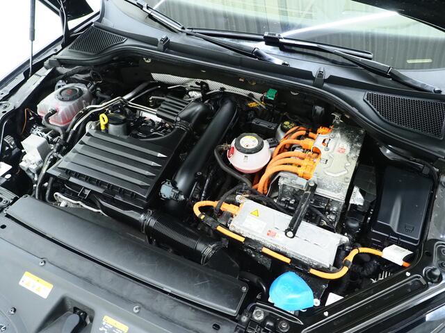 Skoda OCTAVIA Combi 1.4 TSI iV PHEV Style | Panoramadak | Leder | Canton | HUD | Camera | Massage | Keyless | Adaptive Cruise