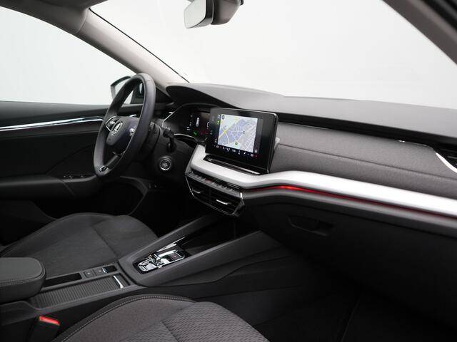 Skoda OCTAVIA Combi 1.4 TSI iV Business Edition Plus PHEV 204pk Dealer O.H. | Trekhaak Afn. | Panodak | Head Up | Adaptive Cruise | Sfeerverlichting | Sportstoelen Memory & Verwarmd | Keyless | Blis | Crystal LED | Navigatie | DAB | Plug In Hybrid |