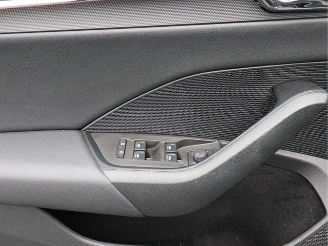 Skoda OCTAVIA Combi 1.0 e-TSI Business Edition Plus/ automaat/ trekhaak!