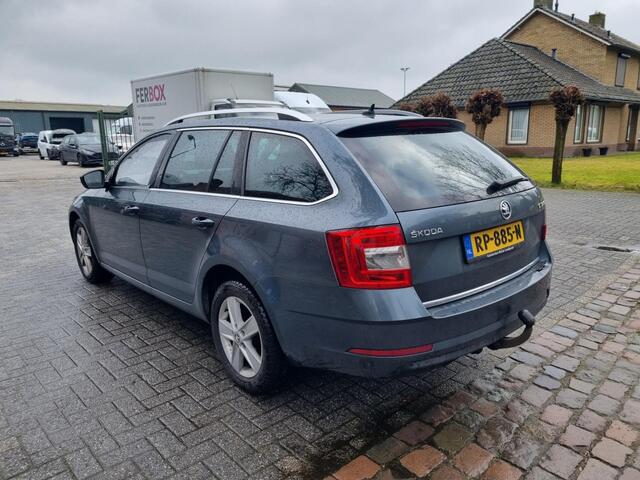 Skoda OCTAVIA Combi 1.6 TDI Grt Amb Bns