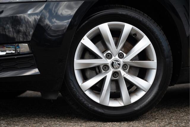 Skoda OCTAVIA Combi 1.0 TSI Greentech Business Edition | Navi | AppConnect | Trekhaak | Stoelverw. | DAB | Clima | Cruise