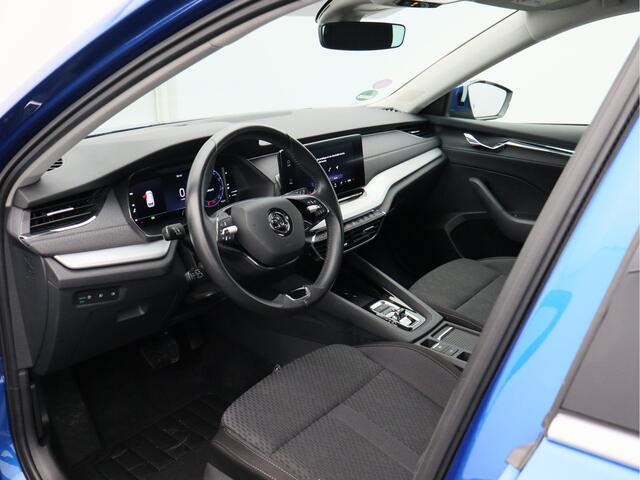 Skoda OCTAVIA Combi 1.0 e-TSI Business Edition Plus/ lage km/ trekhaak/ automaat!