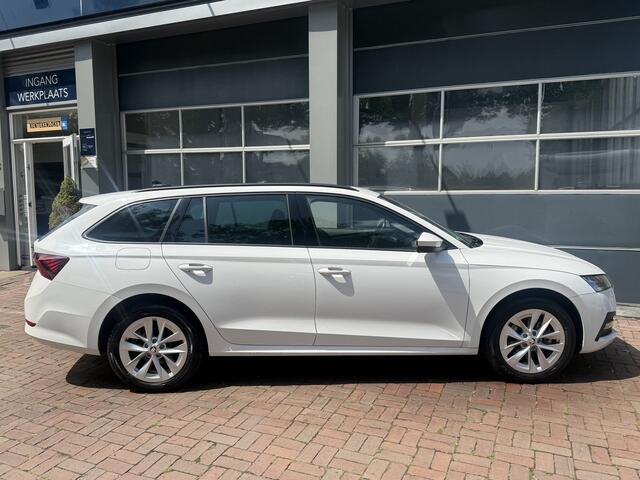 Skoda OCTAVIA Combi 1.4 TSI iV PHEV Sportline Bj 2022,Navi,18inch,Cruise,Pdc 204pk
