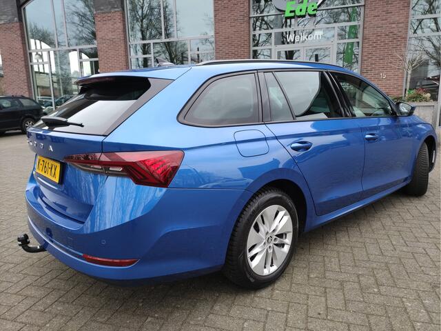 Skoda OCTAVIA Combi 1.0 TSI Business Edition Trekhaak - Getinte ruiten - Dealeronderhouden - NL auto