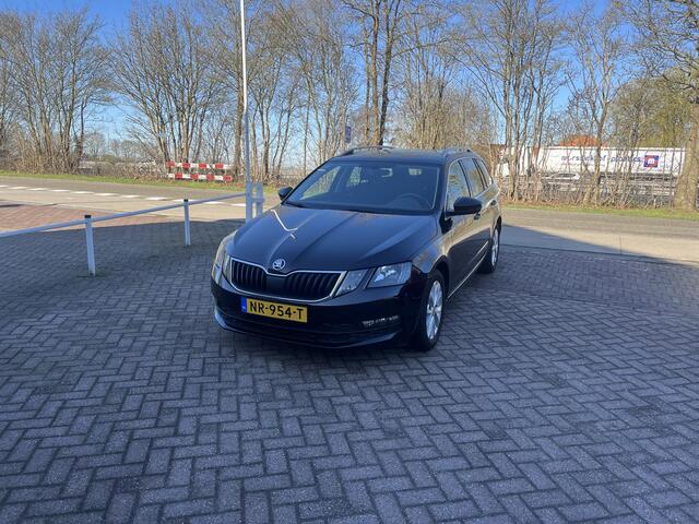 Skoda OCTAVIA Combi 1.0 TSI Greentech Ambition Business TREKHAAK CRUISE NAVI CARPLAY