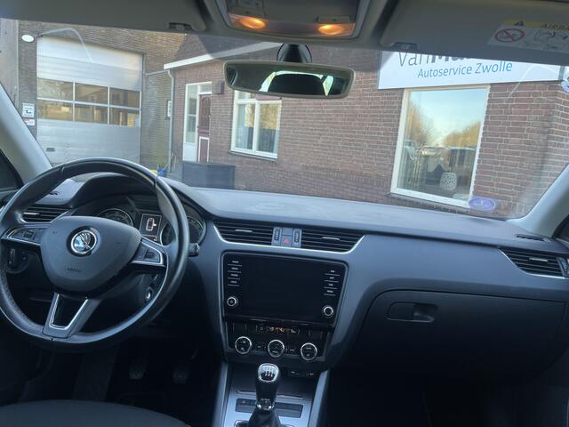 Skoda OCTAVIA Combi 1.0 TSI Greentech Ambition Business TREKHAAK CRUISE NAVI CARPLAY