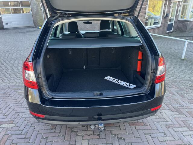 Skoda OCTAVIA Combi 1.0 TSI Greentech Ambition Business TREKHAAK CRUISE NAVI CARPLAY