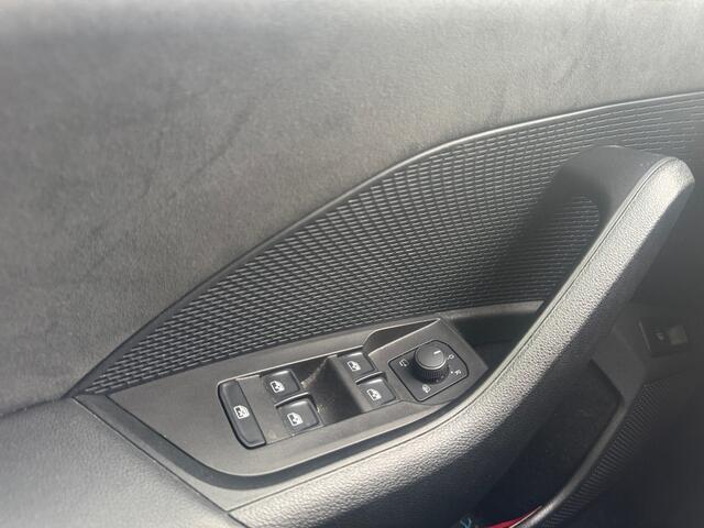 Skoda OCTAVIA Combi 1.4 245pk TSI RS iV PHEV Business Sunset (extra donker getinte ramen achter) | Adaptive Cruise Control | Parkeersensoren vóór en achter