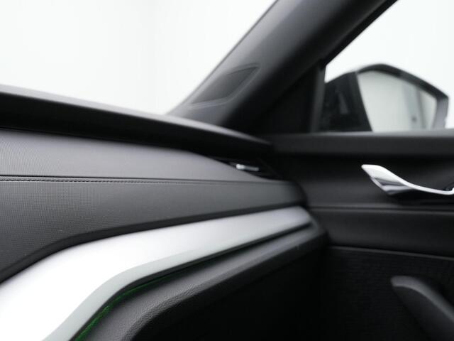 Skoda OCTAVIA Combi 1.0 e-TSI 110 pk DSG Sport Business | Adaptive Cruise | Navigatie | Sportonderstel