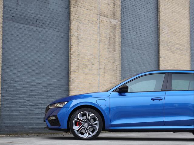 Skoda OCTAVIA Combi 1.4 TSI RS iV PHEV 245PK Automaat Matrix | ACC | DCC | Sportstoelen | Cam | Haak | BTW