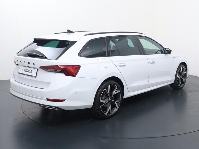 Skoda OCTAVIA Combi 1.4 TSI iV PHEV Sportline Business | 204 PK | SoH 97% | Automaat | Climate control | Stoelverwarming | 19" LM velgen |