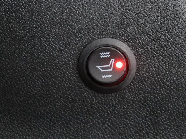 Skoda OCTAVIA 1.4 TSI iV PHEV Business Edition | Stoelverwarming | Carplay | Navigatie | Parkeerhulp | Digital Cockpit | Chrome pakket | Full LED | Climate control | Bluetooth | Cruise control | Plug In