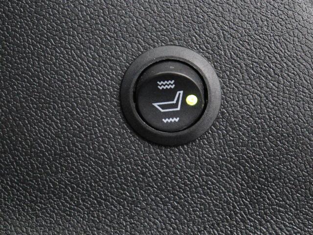 Skoda OCTAVIA 1.4 TSI iV PHEV Business Edition | Stoelverwarming | Carplay | Navigatie | Parkeerhulp | Digital Cockpit | Chrome pakket | Full LED | Climate control | Bluetooth | Cruise control | Plug In