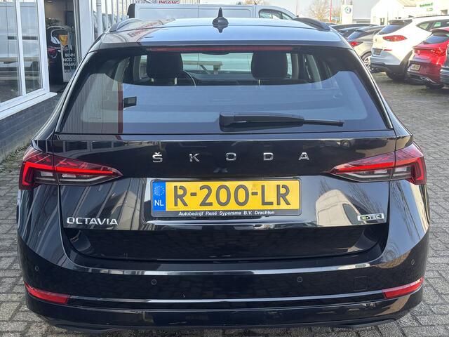 Skoda OCTAVIA Combi 1.0 e-TSI Business Edition | Sfeerverlichting | Parkeersensoren | Apple Carplay | Lane Assist