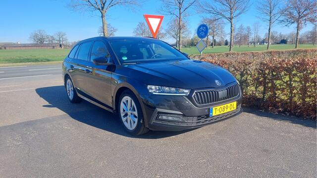 Skoda OCTAVIA Combi 1.0 e-TSI Sport Business CLIMA/NAVI/AUTOMAAT BJ 2023