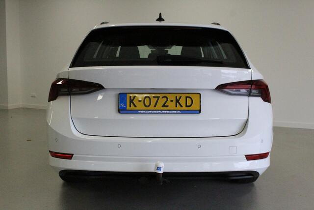 Skoda OCTAVIA Combi 1.0 e-TSI Business Edition | AFN-TRHAAK | CRUISE | E-KLEP | CLIMA | PDC-V/A | NAVIGATIE | CARPLAY | LED |