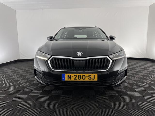 Skoda OCTAVIA Combi 1.4 TSI iV PHEV Business Edition (Plug-in) (INCL.BTW) *FULL-LED | DIGI-COCKPIT | COMFORTSEATS | NAVI-FULLMAP | PRIVACY-GLASS | DAB | SHIFT-PADDLES | ECC | PDC | CRUISE | TOWBAR | 18''ALU*