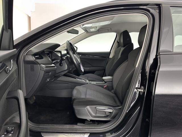 Skoda OCTAVIA Combi 1.4 TSI iV PHEV Business Edition (Plug-in) (INCL.BTW) *FULL-LED | DIGI-COCKPIT | COMFORTSEATS | NAVI-FULLMAP | PRIVACY-GLASS | DAB | SHIFT-PADDLES | ECC | PDC | CRUISE | TOWBAR | 18''ALU*