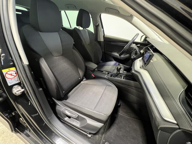 Skoda OCTAVIA Combi 1.0 TSI Ambition | Navigatie/Android/Apple Carplay | LM Velgen 16" | Voorstoelen Verwarmd | Parkeersensoren Voor en Achter | Cruise Control | Airco |