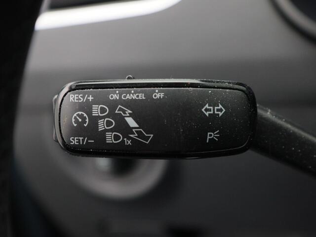 Skoda OCTAVIA Combi 1.5 TSi 150 Pk Automaat Style | Trekhaak | Cruise Control | Stoelverwarming | Camera | CarPlay | Climatronic | 16 Inch | 78.869 Km !!