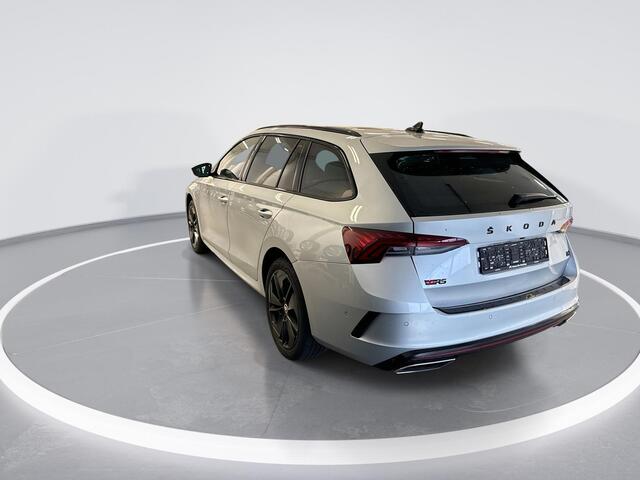 Skoda OCTAVIA Combi 1.4 TSI RS iV PHEV Business · Panoramadak · Camera · Head-Up · Elek.Voorstoelen · Elek. Achterklep · Apple/Android Car Play · Stoel-& Stuurverwarming · 18'' Inch ·