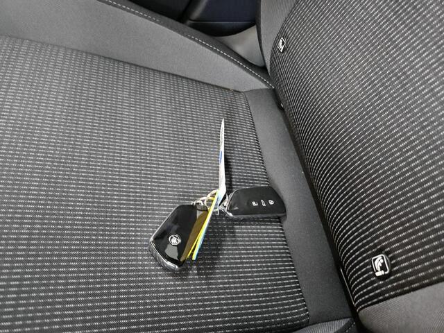 Skoda OCTAVIA Combi 1.0 TSI 110pk Business Edition / App. Connect / Navigatie / Parkeersensoren V+A / Elec. Achterklep / 16'' LMV