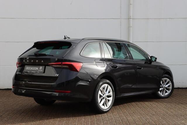 Skoda OCTAVIA Combi 1.4 TSI iV PHEV Business Edition 204pk DSG6 | Stoelverwarming | Stuurverwarming | Carplay | Clima