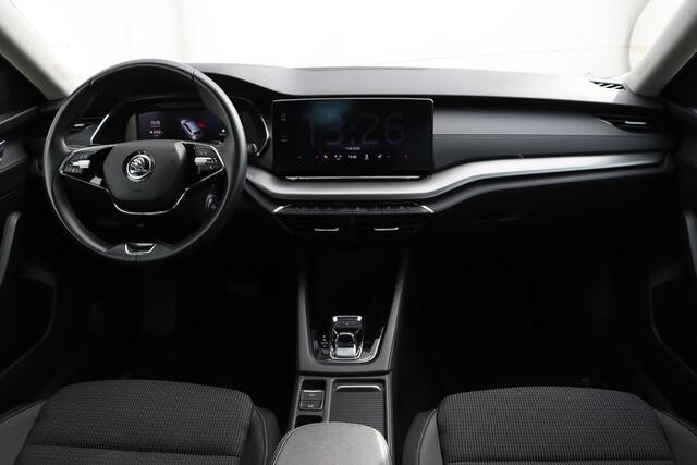 Skoda OCTAVIA Combi 1.4 TSI iV PHEV Business Edition 204pk DSG6 | Stoelverwarming | Stuurverwarming | Carplay | Clima