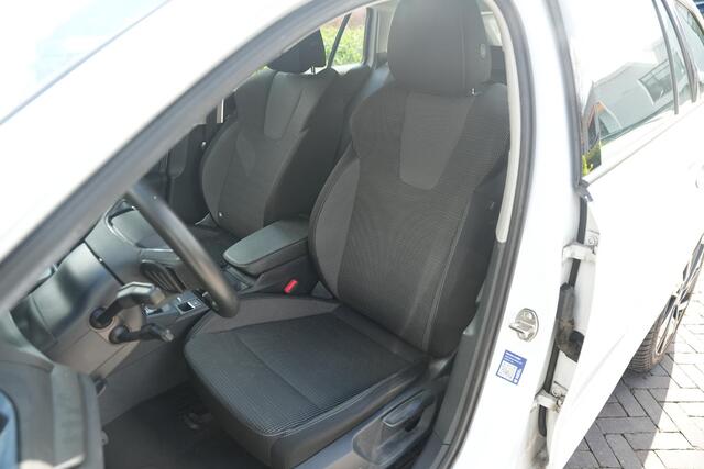 Skoda OCTAVIA Combi 1.4 TSI iV PHEV Business Edition Adaptieve Cruise Virtual Dash Navi Trekhaak