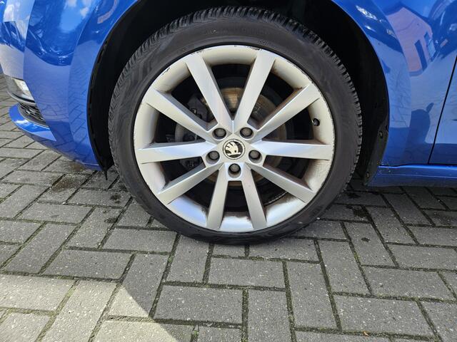 Skoda OCTAVIA Combi 1.0 TSI Greentech Ambition Business