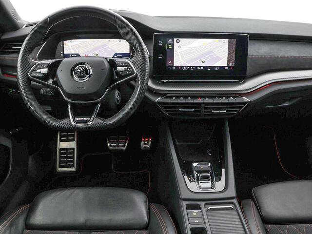 Skoda OCTAVIA Combi 1.4 TSI 245pk DSG RS iV PHEV Business · Panoramadak · CANTON Audio · Elek. Voorstoelen · Camera · Head-Up · Dodehoek Detectie · 19'' Inch ·