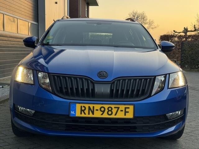 Skoda OCTAVIA Combi Navi Lm 18inch 1.6 TDI Grt Amb Bns