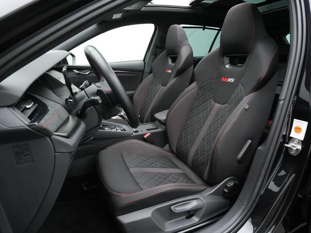 Skoda OCTAVIA Combi 1.4 TSI RS iV 245 pk PHEV | Panoramadak | Canton | Matrix LED | Stuur-/achterbankverwarming