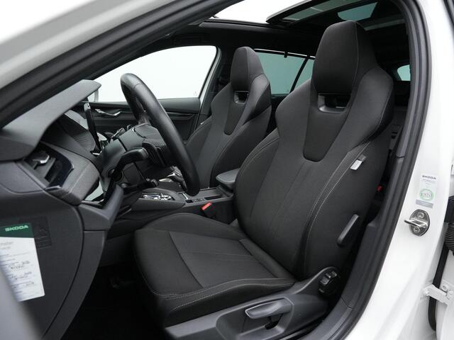 Skoda OCTAVIA 1.4 TSI iV 204 pk PHEV Sportline | Panoramadak | Head-up display | Canton | Stuur-/achterbankverwarming | Achteruitrijcamera