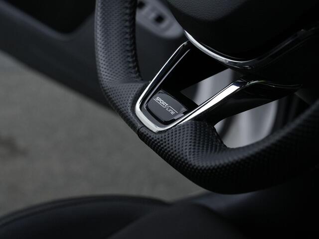 Skoda OCTAVIA 1.4 TSI iV 204 pk PHEV Sportline | Panoramadak | Head-up display | Canton | Stuur-/achterbankverwarming | Achteruitrijcamera