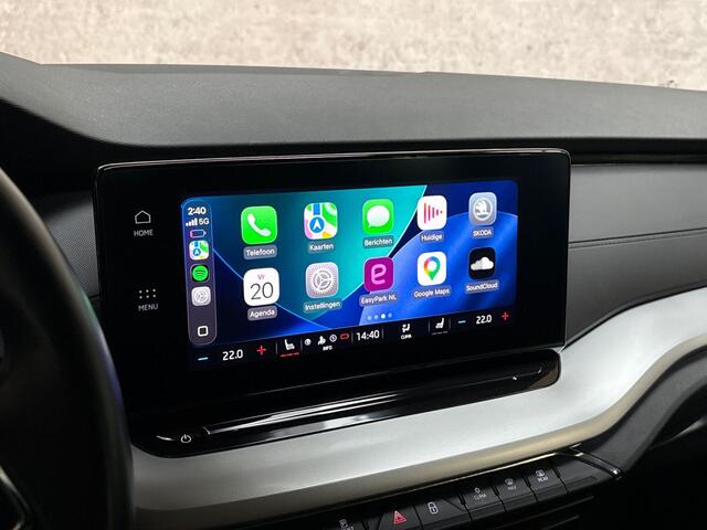 Skoda OCTAVIA Combi 1.5 TSI First Edition 150Pk (VIRTUAL COCKPIT, BLACK PACK, APPLE CARPLAY, GROOT NAVI, CAMERA, SPORTSTOELEN, GETINT GLAS, LED KOPLAMPEN, PARKEERSENSOREN, NIEUWE APK, NIEUWSTAAT)