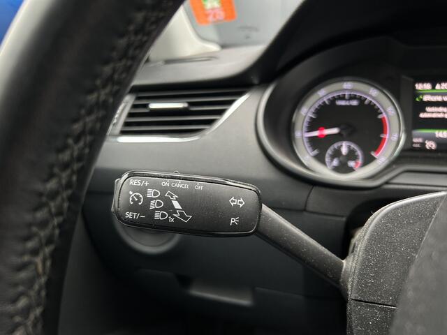 Skoda OCTAVIA Combi 1.0 TSI Ambition 1e EIGENAAR TREKHAAK NAVI CRUISE ECC