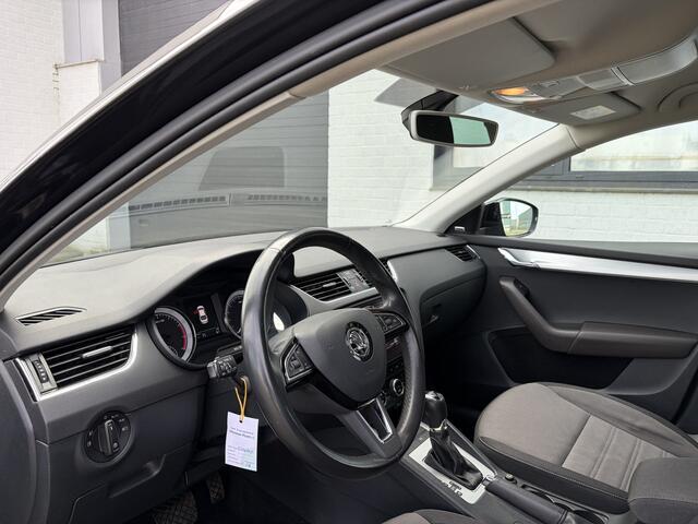 Skoda OCTAVIA 1.0 TSI Greentech Style Business Automaat DSG 116 PK. Prachtige en als nieuw rijdende auto !!!