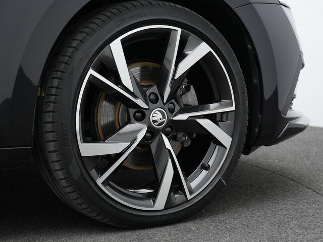 Skoda OCTAVIA Combi 1.4 TSI iV 204 pk PHEV Sportline | Achteruitrijcamera | Stoelverwarming | Carplay | Keyless Entry