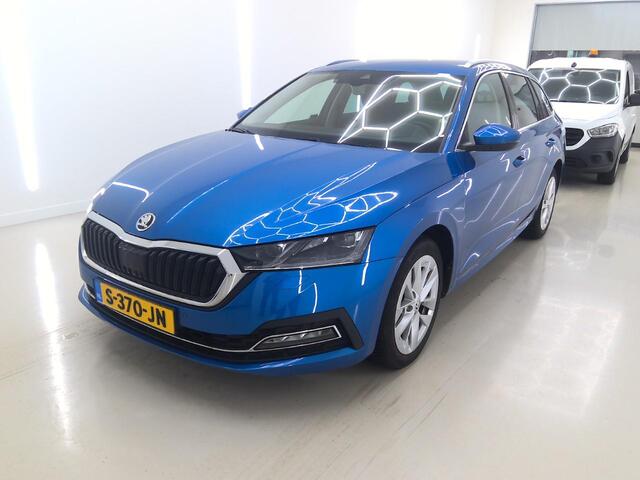 Skoda OCTAVIA Combi 1.0 e-TSi MHEV Edition Plus Automaat / Hybrid Mild / Trekhaak / Leder / Head Up / Stoel & Stuurverwarming