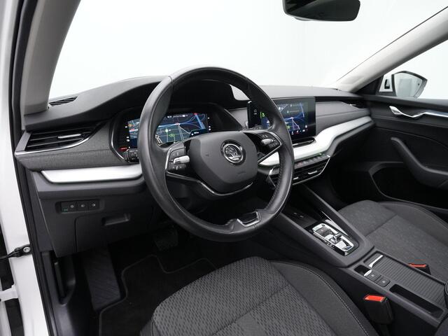 Skoda OCTAVIA Combi 1.4 TSI iV 204 pk PHEV Style | Panoramadak | Geheugenstoelen | Head-up display | Stoelverwarming | Keyless Entry | Side Assist