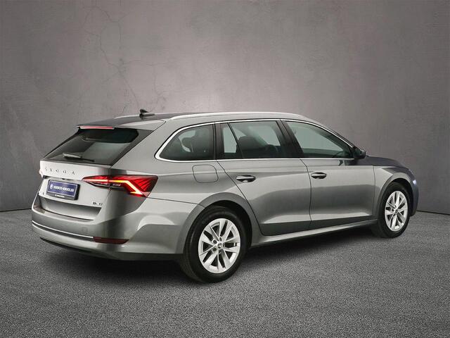 Skoda OCTAVIA Combi Business Edition Plus 1.5 eTSI 150pk DSG Automaat Achteruitrijcamera, Cruise control, Elektrische achterklep, LED koplampen, App connect, Parkeersensoren